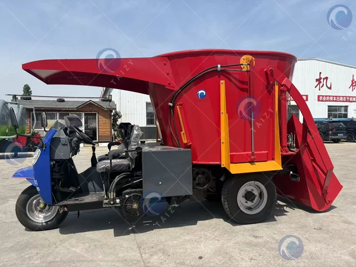 Animal feed spreader