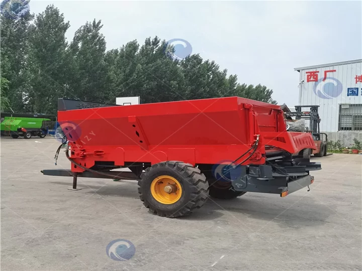 Manure Spreading Machine